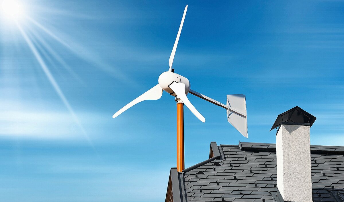 Selbst erzeugte Energie: Lohnt sich das Windrad fürs eigene Dach?